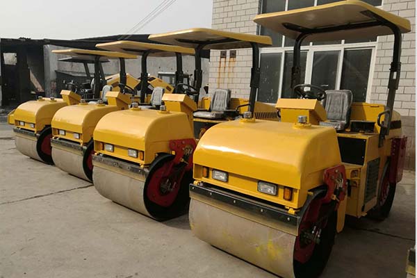 3噸<a href='http://www.sinotranshz.com' target='_blank'>壓路機</a>